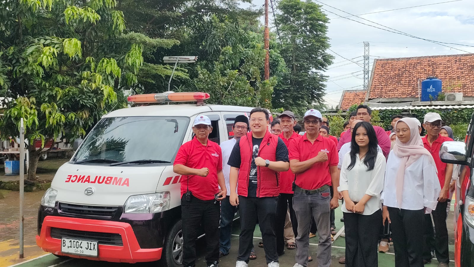 Abraham Kirim Relawan dan Ambulans, Menjawab Duka Sumatra dan Aceh dengan Aksi Nyata 1 IMG 20251226 WA0078