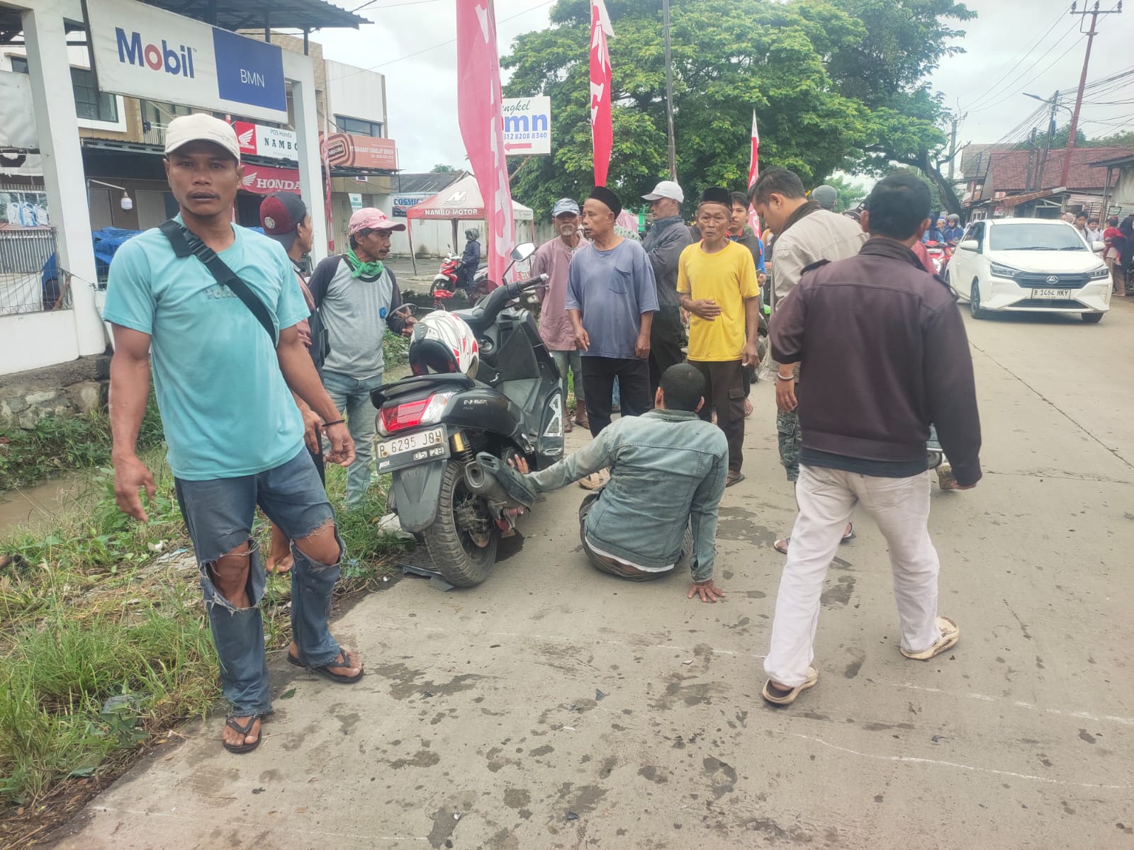 Mobil MBG Alami Kecelakaan, Pengendara Sepeda Motor Luka-luka 1 IMG 20260126 WA0023 Klik Pantura