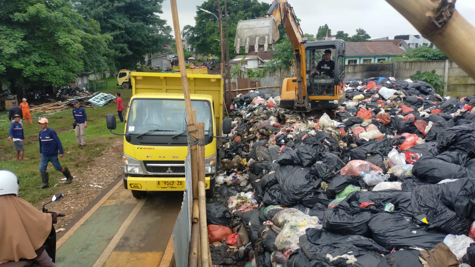 Korem 052/Wijayakrama Gelar Aksi Bersih Lingkungan di Tangsel, Antisipasi Dampak Cuaca Ekstrem 2 IMG 20260131 WA0046 Klik Pantura
