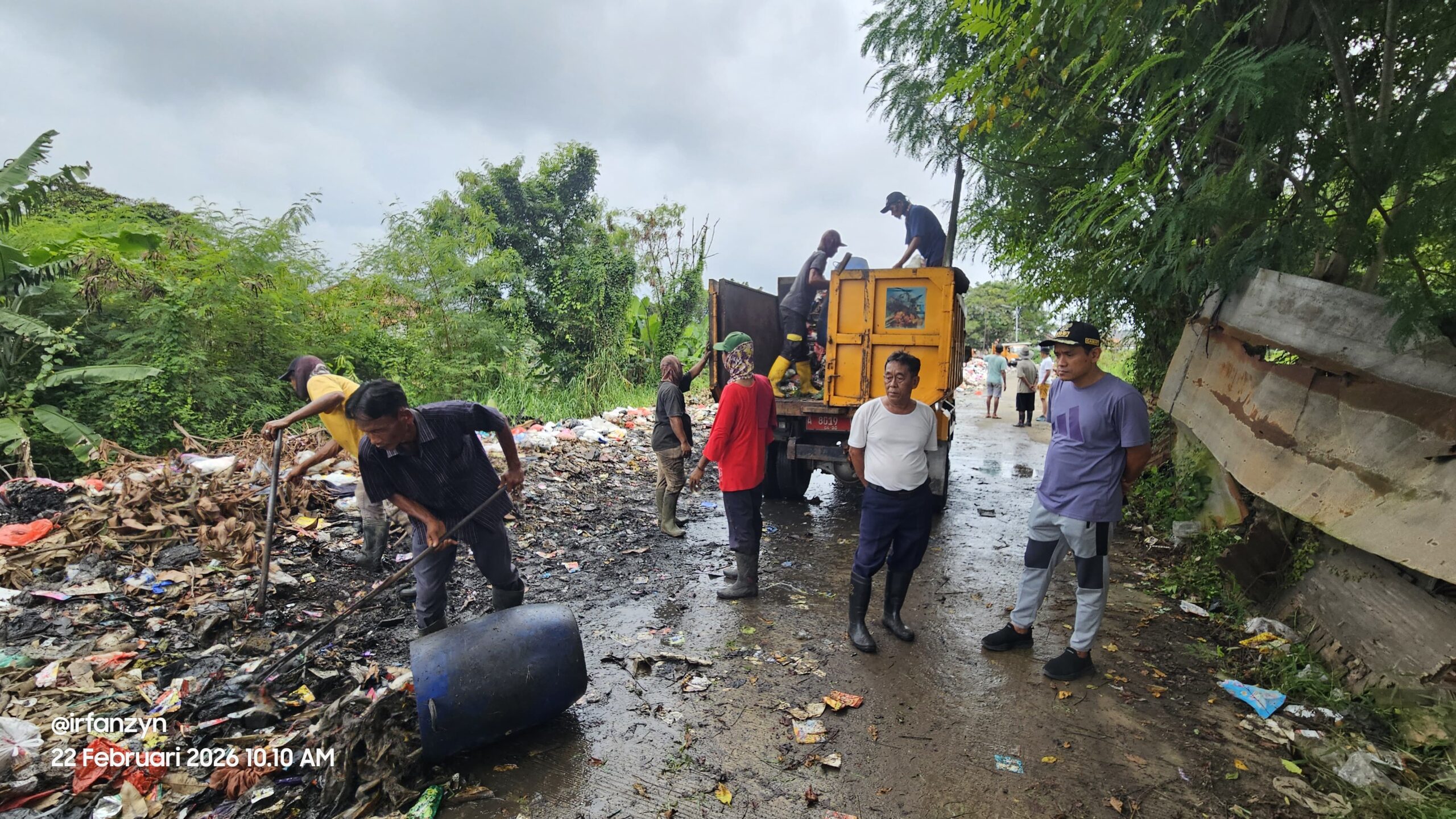 Gercep Camat Sepatan dan DLHK UPT-9 Tindaklanjuti Keluhan Sampah di Kampung Sarakan 1 IMG 20260222 WA0162 scaled Klik Pantura
