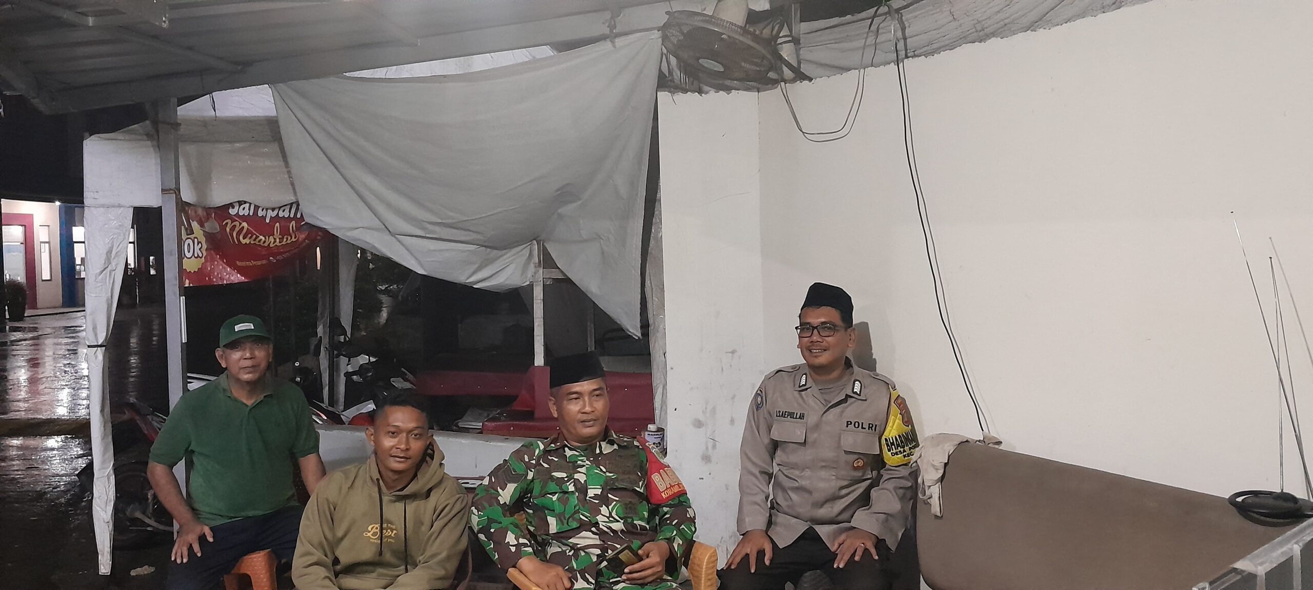 Babinsa dan Bhabinkamtibmas Pondok Jaya Hadir Jaga Keamanan Warga di Bulan Suci Ramadhan 1 IMG 20260223 WA0022 scaled Klik Pantura