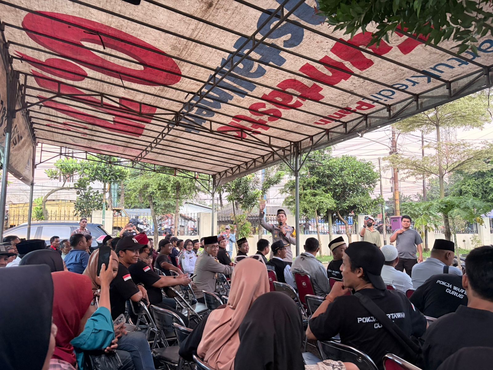 Kebersamaan di Bulan Suci, Wartawan dan Polisi Curug Berbagi Takjil untuk Masyarakat 2 IMG 20260313 WA0198 Klik Pantura