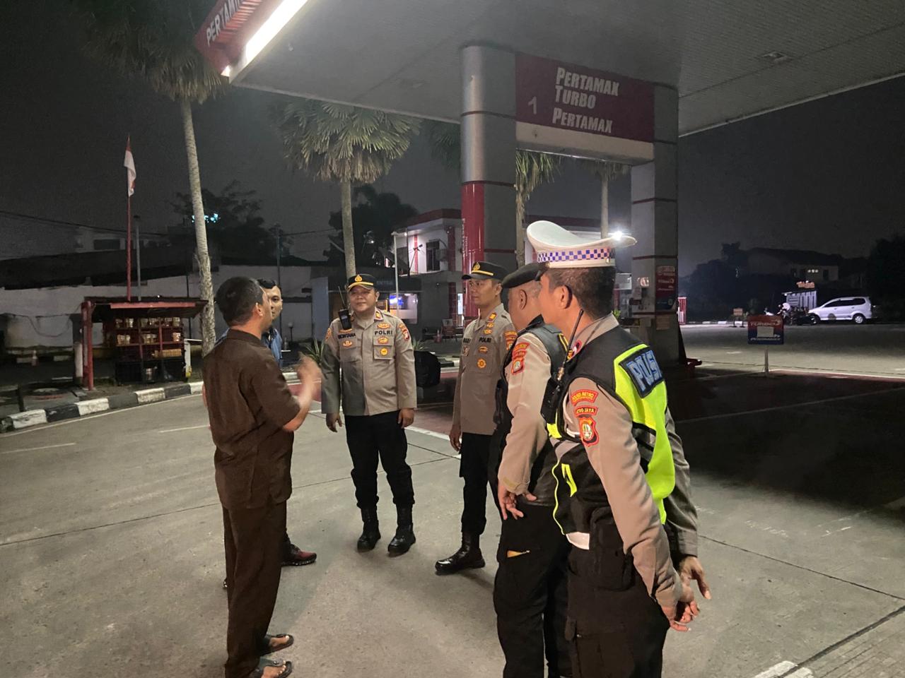 Isu Kenaikan BBM Memanas, Polres Metro Tangerang Kota Turun Jaga SPBU 1 IMG 20260401 WA0152 Klik Pantura