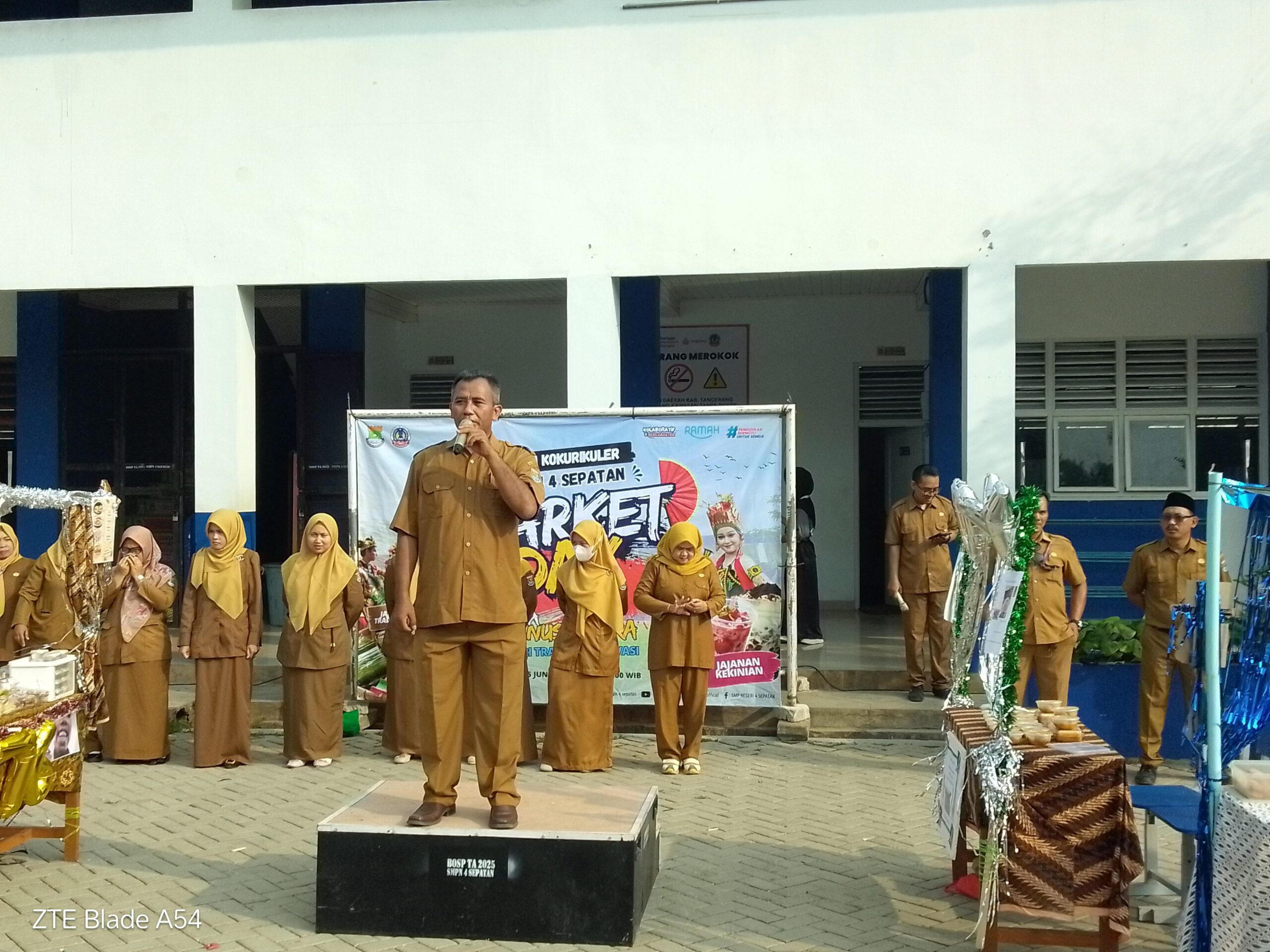 SMPN 4 Sepatan Gelar Market Day “Rasa Nusantara”, Hadirkan Jajanan Tradisional hingga Kreasi Kekinian 1 IMG 20260615 081352 scaled Klik Pantura