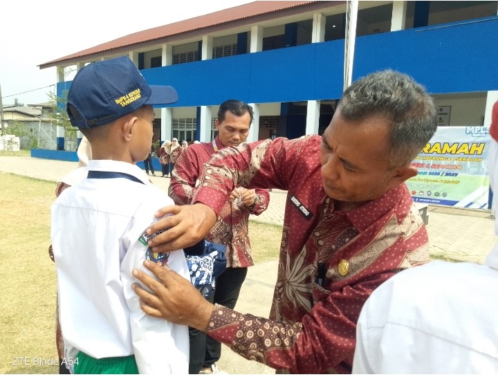 Penutupan MPLS SMPN 4 Sepatan Ramah Berlangsung Meriah, Dengan Penandatanganan Deklarasi Guru dan Siswa 3 Screenshot 20260717 1058302 Klik Pantura