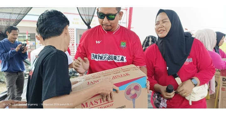 Kades Buaran Mangga Holiludin Bagikan Doorprize, Warga Berharap Kembali Memimpin Desa 1 Screenshot 20260816 0932162 1 Klik Pantura